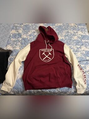 West Ham United Men’s XL Cream and Maroon Hoodie with Crest Hammers